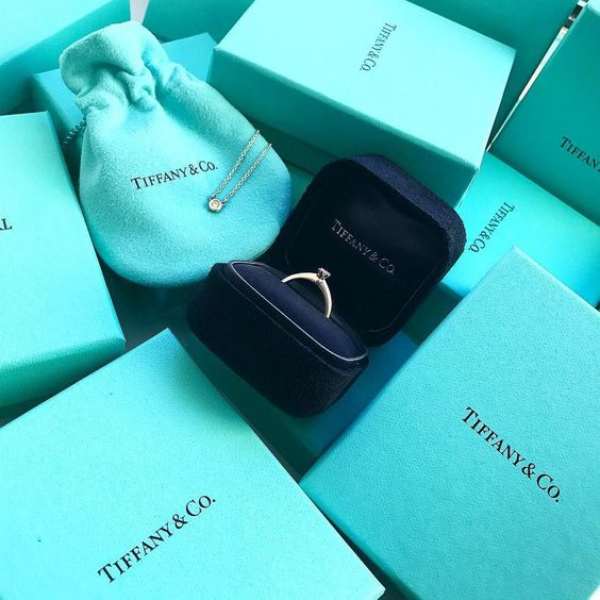 時尚界最震撼的併購！LV 即將和 Tiffany 成為一家人？精品龍頭 LVMH 證實將用「天價」收購！