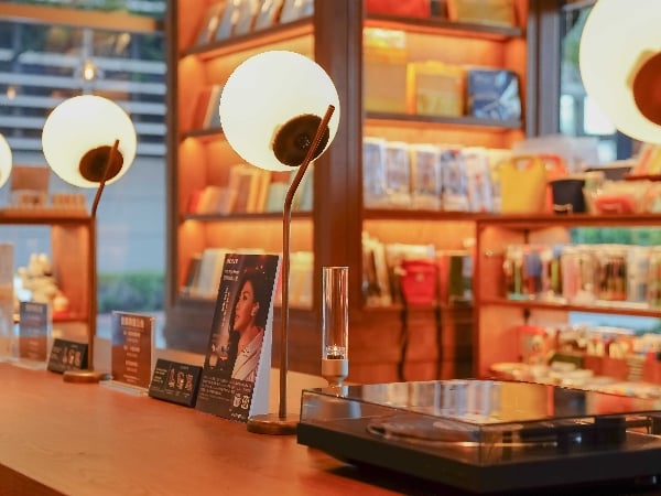 Sony 與松山蔦屋書店獨家合作 品味書店裡的音樂行旅!