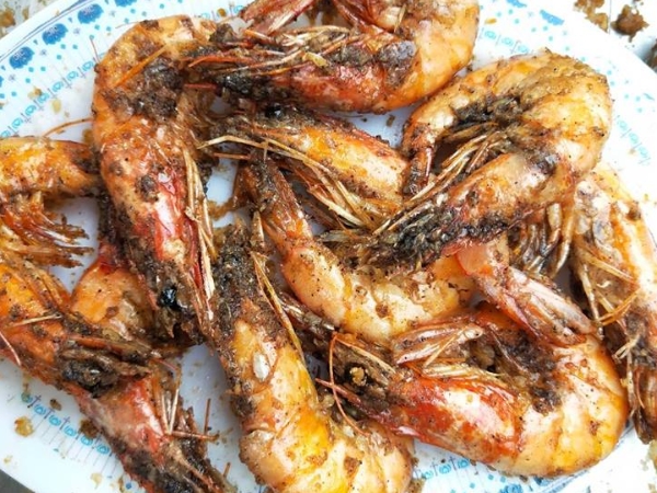 高雄人大推的綠豆沙、炸蟹腳再也吃不到了?別難過,這 5 家勞工夜市排隊夯店改到「這裡」吃!