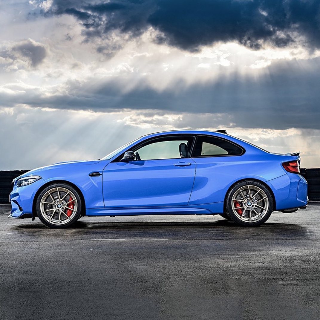 直接開外掛！BMW 發表最新 M2 CS 限量性能車款，小巧之下跑出超強悍性能