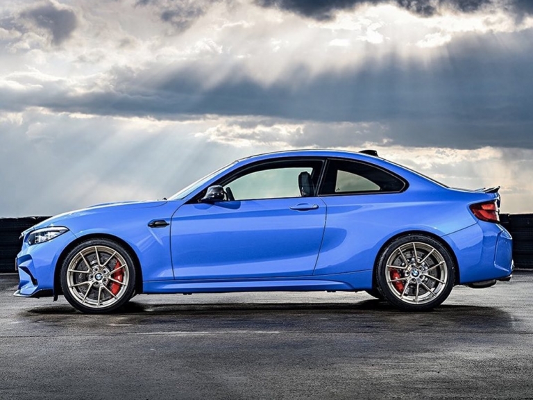 直接開外掛！BMW 發表最新 M2 CS 限量性能車款，小巧之下跑出超強悍性能