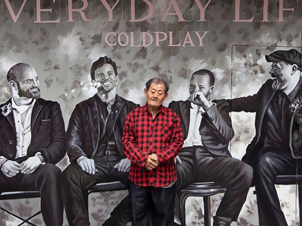 美到酷玩樂團都親自分享!Coldplay 新專輯壁畫現身西門町,出自台灣國寶畫師之手!