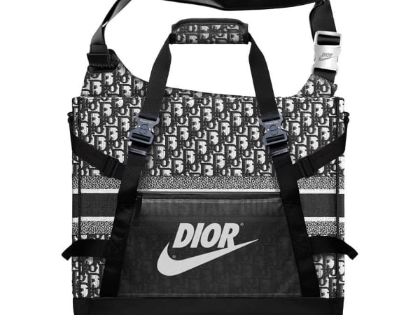 又搞事!Dior x Nike 聯名包款悄悄曝光?光看照片就好想掏錢~