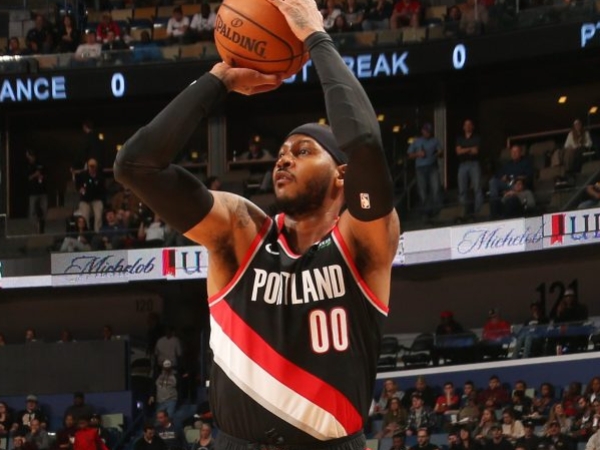 NBA 速報／開賽不到 2 分鐘就砍三分！Melo 睽違 376 天回歸 NBA，透露他選「00」背號的真正原因
