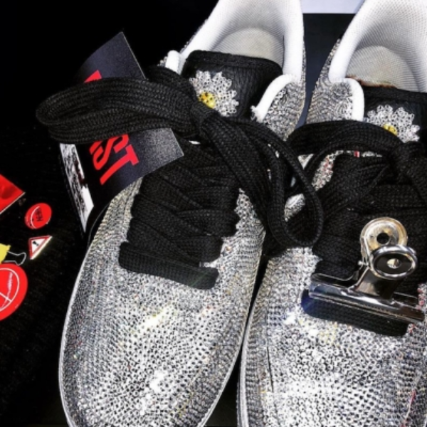 全身內臟都賣了還是買不起！PEACEMINUSONE x Nike Air Force 1 「滿版鑽石鐵夾版」超級狂