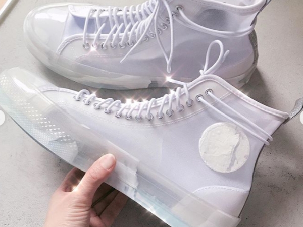 Converse、Off-White⋯回顧 2019 年 10 雙超燒「話題女鞋」妳鞋櫃裡有哪幾雙？