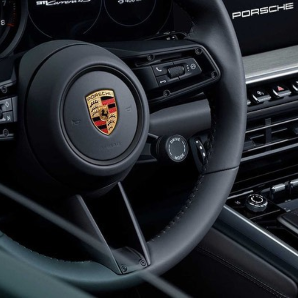 出手排就買！Porsche 新 911 Carrera S/4S 將有7速手排可選