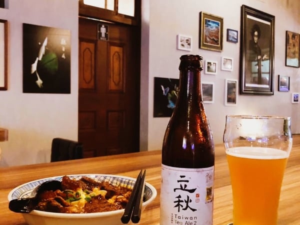 無酒不歡啦！古亭開深夜食堂酒館，遠離塵囂老公寓區的新聚點！