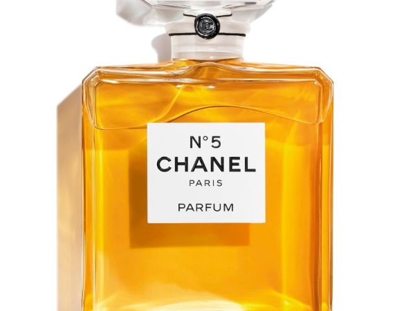 隨身隨地都能香！CHANEL 把「香水變口紅」外型超時髦、知道價格更想買了～