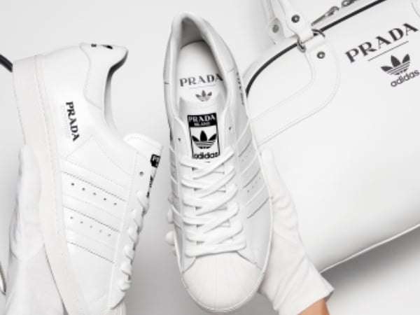 台灣同步發售!Prada x adidas 正式公開,「全球限量 700 雙」最美小白鞋怎麼可以不買?