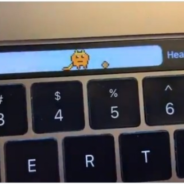 Macbook Pro 的 Touch Bar 竟然能養寵物？！蘋果將推出「Touch Bar Pet」功能，網友：這是電子雞吧！