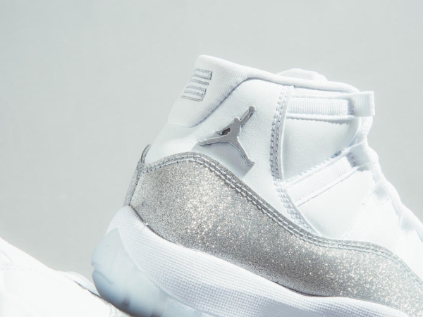 女鞋頭的「年底大魔王」是它:Air Jordan 11「仙氣銀粉」夢幻到叫破喉嚨~開賣時間地點報妳知!