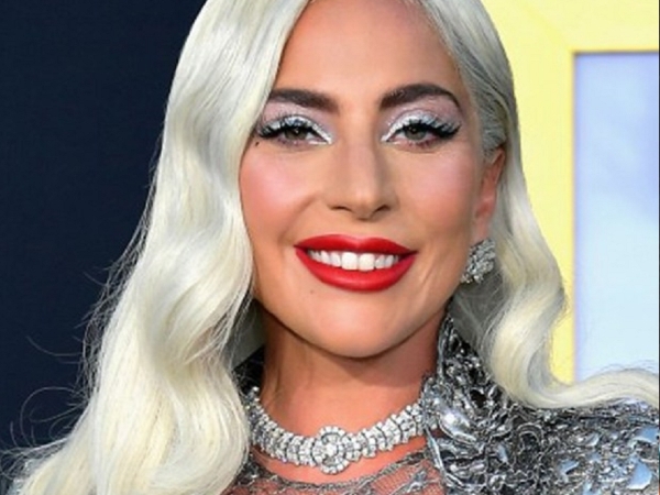 Lady Gaga 關注香港運動、掛台灣國旗,引中國老粉絲心痛:「立即退粉,國家面前無偶像!」