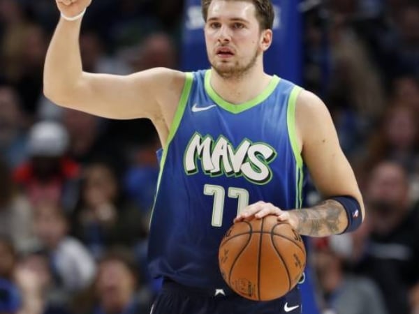 NBA 速報／歐洲金童再度發威！Luka Doncic 狂轟 27 分準大三元，「顏射詹皇」斬斷湖人 10 連勝紀錄！