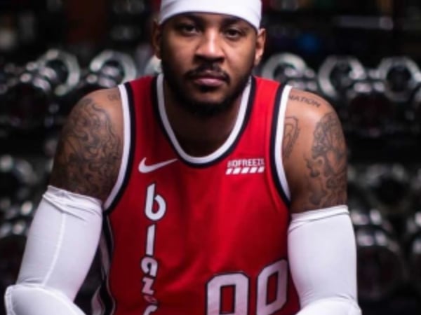 Carmelo Anthony 獲得「保障合約」！全靠這三雙 AJ 再現名人堂球技，球迷「這個瓜很甜啊！」