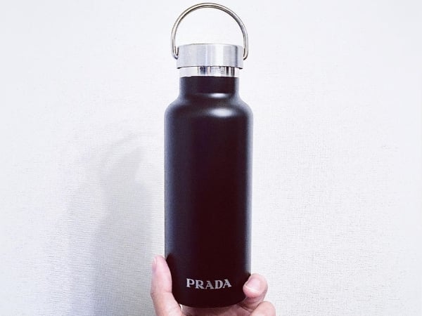 文具控必收藏!Prada 繼潮鞋後推出超燒「平價精品小物」:販售時間地點懶人包整理給你!