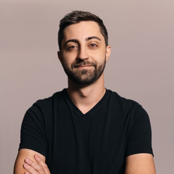 直播時數大比拚！「超夯實況主」一天只睡 3.5 小時「打破世界紀錄」 網憂：身體要顧！