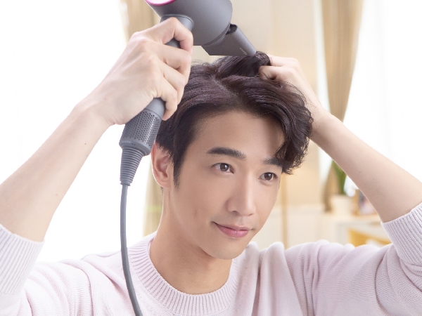 劉以豪以「男神視角」挑選的夢幻聖誕禮物: Dyson Supersonic 吹風機節日特別版配專用底座！