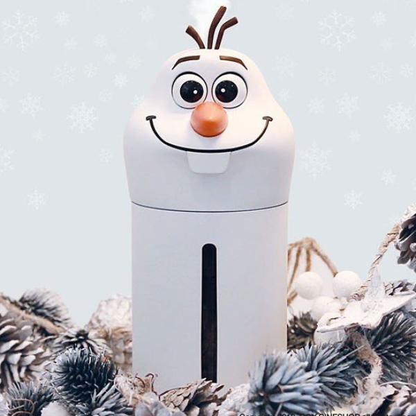治癒系！韓國推出《冰雪奇緣 2 》雪寶加濕器，還原「呆萌表情」拿在手上太可愛！