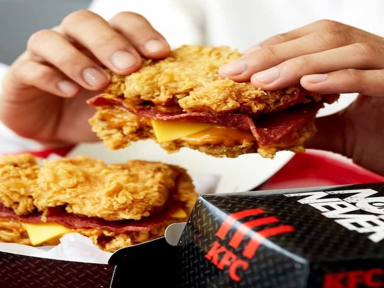炸雞皮、肉夾肉夾肉漢堡！回顧去年全球速食店年度邪惡菜單排行榜前 10 名，就算胖死也要吃！