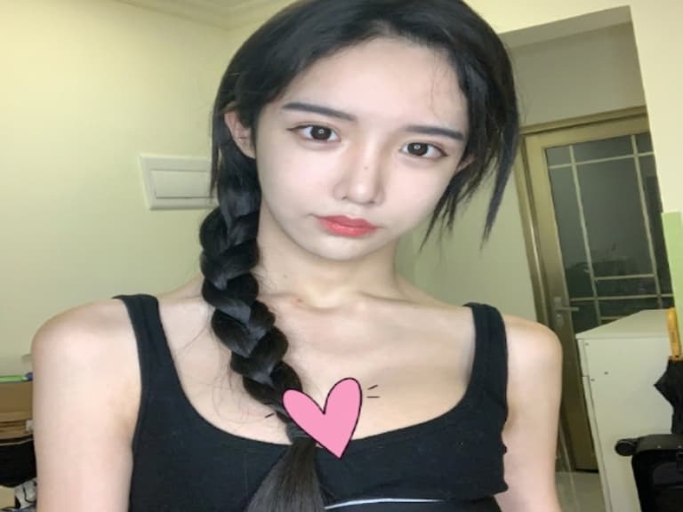最美偽娘「再陷整形風暴」!胸前「異常隆起」 網一看嚇到:比我還大⋯