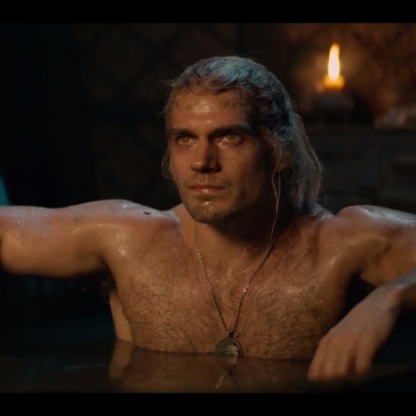 大肌肌是這樣練成的！亨利卡維爾自爆為演出《獵魔士》出浴鏡頭，必須「脫水三天」！