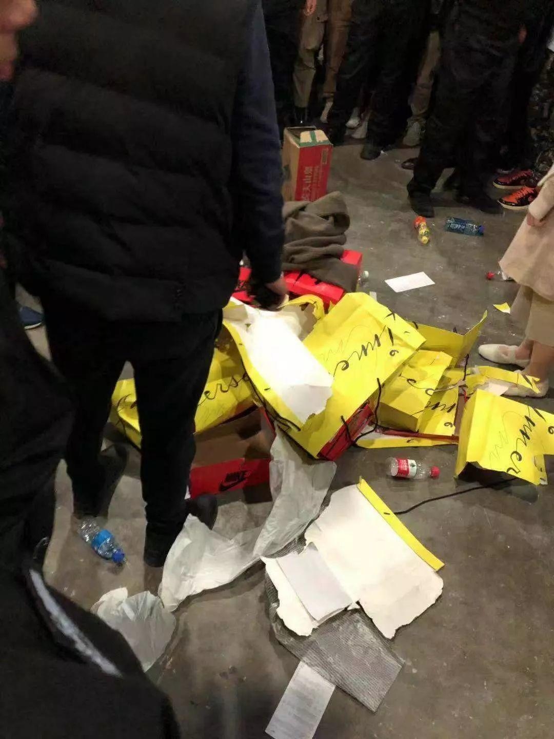 回顧去年球鞋亂象層出不窮,竟還有人用來「交易毒品」!鞋迷:「真的母湯啊!」