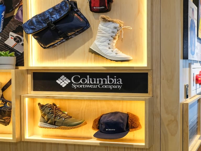 城市悠遊也能展現戶外元素，Columbia首家黑牌插旗信義遠百A13，挑戰你的Urban Outdoor混搭級數！