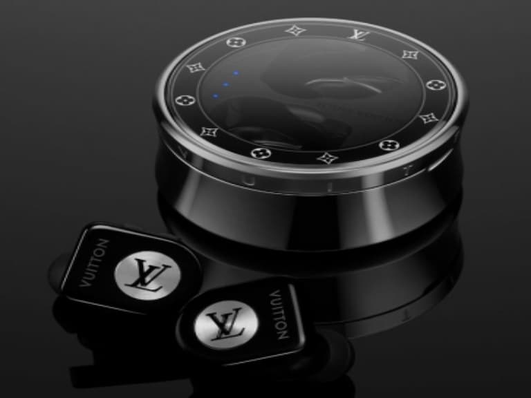 先別急著買 AirPods！LV 推出全新五色 Horizon 無線耳機，網友「美到我要包色！」
