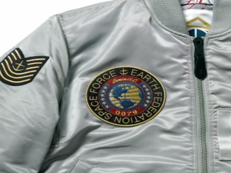 還在跟路人撞飛行外套?鋼彈攜手 Alpha Industries 聯名 MA-1,只在「這兩個地方」發售!