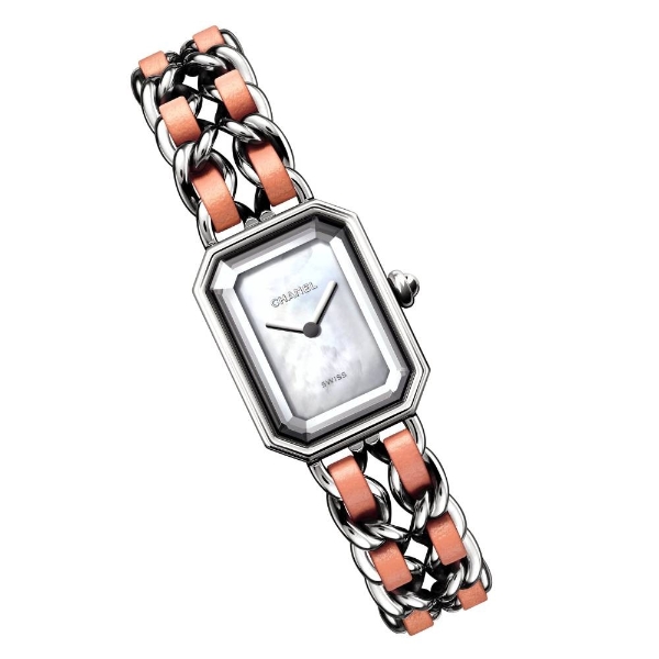 全球限量 200 只！香奈兒推出超夢幻「珊瑚粉」皮革鍊帶錶款，錶迷集體高潮：「這我還不買爆？」