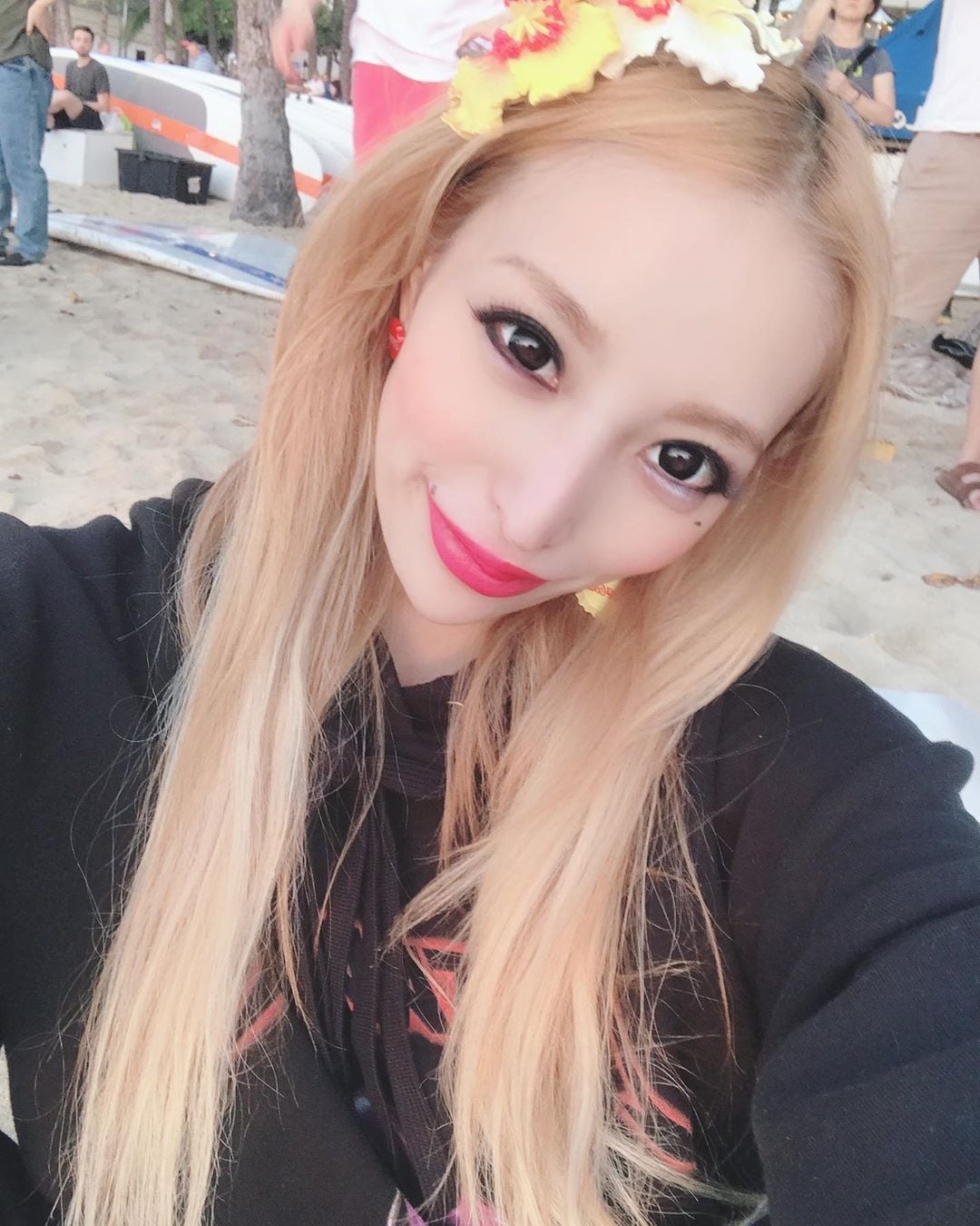 日本 G 奶辣模直批「對窮男沒興趣」!婚後「三個月燒光 2700 萬」⋯閃電離婚:沒錢就 BYE 啦~