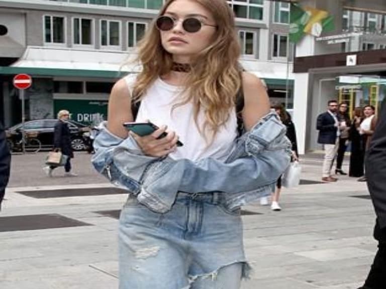 現在超火的解構、破褲⋯都是跟風它！蔡依林、Gigi Hadid 都穿到爆的 R13 還不認識真的別說你潮！