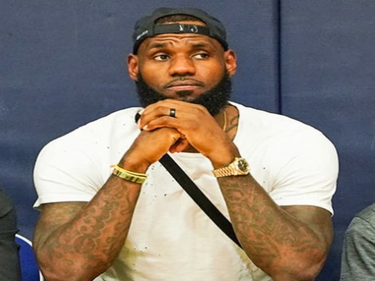 最棒的父親！詹皇大兒子 Bronny 比賽時被「丟垃圾」，老爸暖心喊話：為了你犧牲生命在所不惜！