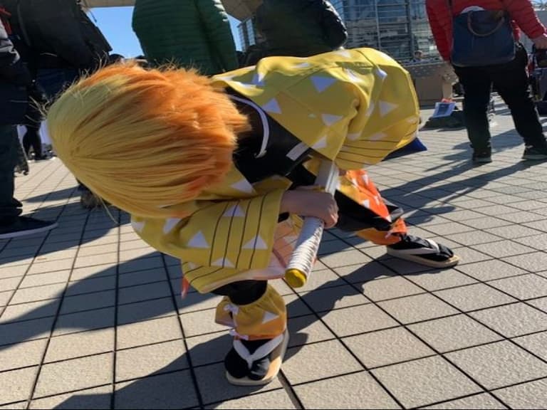 萌到不行！9 歲小正太 Cosplay《鬼滅之刃》我妻善逸，網友：「完勝所有成人版！  」