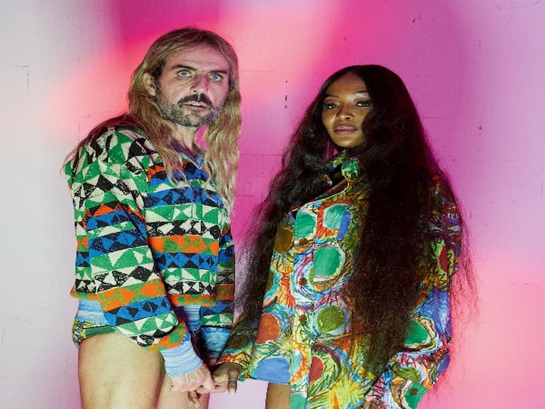 Vivienne Westwood SS20 形象廣告釋出！黑珍珠 Naomi Campbel 入鏡巴黎18世紀舊城區
