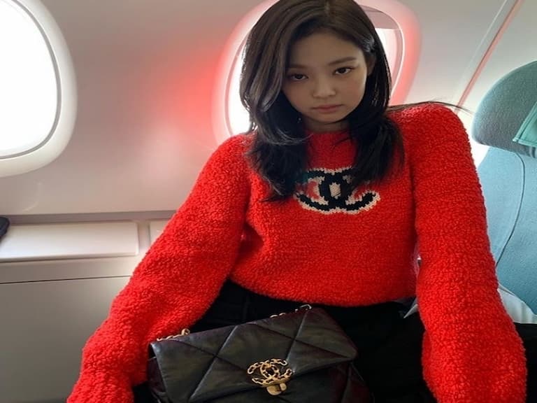 連 Jennie 都不揹迷你包了~2020 「最火包款」是這 3 咖!那個超巨香奈兒全包軌!
