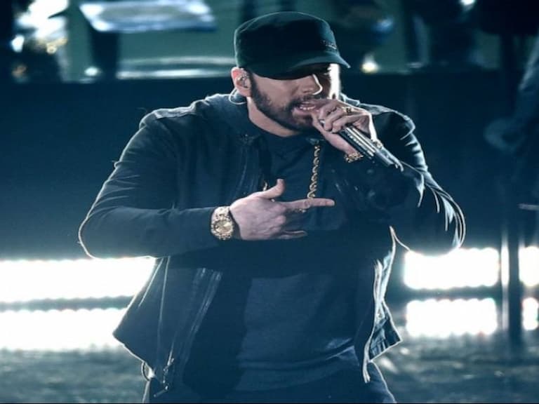 阿姆 Eminem 驚喜登奧斯卡表演,台下巨星全嗨翻!只有「這位大咖」被拍到當場睡著了⋯