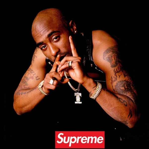 Supreme 開季下猛藥！推出致敬傳奇饒舌歌手 Tupac 系列，甚至還有本尊拍攝的短片？！