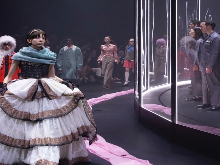 誰比 Gucci 狂？直播後台、台上直接換衣服⋯4 大彩蛋爆不完 背後想說的是這些時尚界陋習⋯