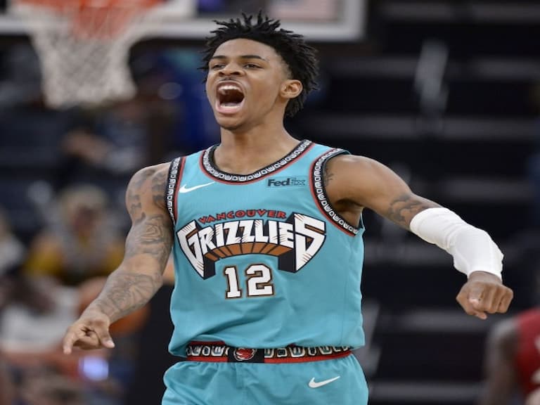 經典還原！超級新人 Ja Morant 重現 Vince Carter「手肘灌籃」，極扯彈跳力讓球迷都跪了！