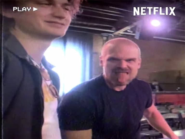 即將來襲!Netflix 曝光《怪奇物語》第四季朗讀劇本會議,主要演員可愛團聚互動!