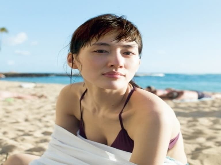 乳控們還不看爆！日雜票選「Top 15 美胸女星」排行榜，G 奶女神綾瀨遙也在名單中！
