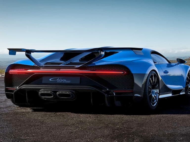 操控導向 大尾翼 Bugatti Chiron Pur Sport 現身