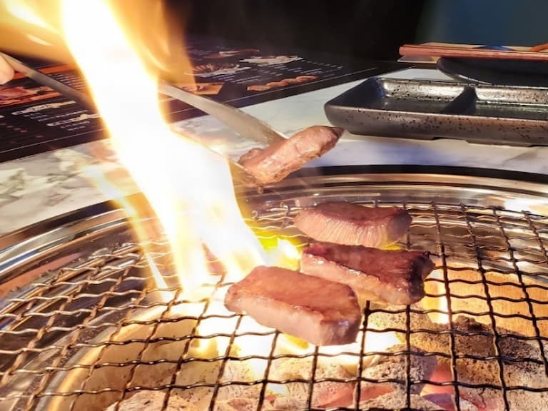 米其林牛排免費吃! 3 月婦女節美食優惠懶人包,連麥當勞歡樂送都買一送一,這個月不怕吃土了!