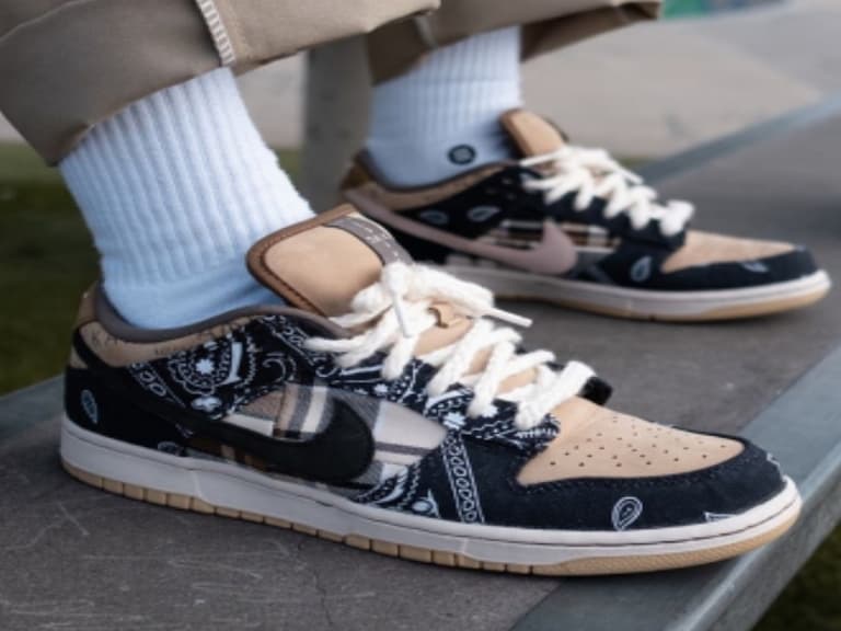 跟風搶 Nike Dunk SB 卻不會穿?本文「兩大重點要訣」教你輕鬆當上 Travis Scott!