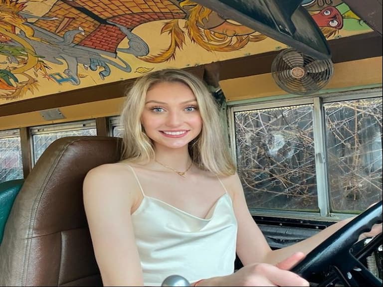 Curry 乾妹妹就是她！Cameron Brink 除了打球超強，天使臉孔 + 逆天長腿更是引發轟動！