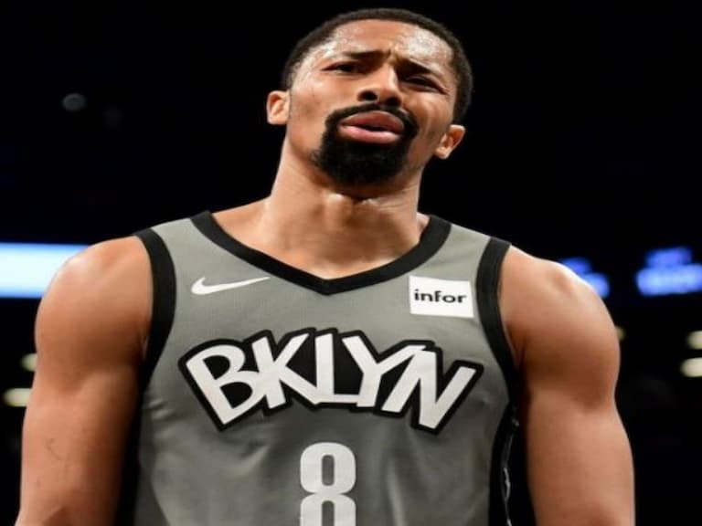 惹錯人？籃網後衛 Dinwiddie 稱詹皇神奇過人只是「湊巧」，粉專立刻被廣大「詹粉」留言灌爆！