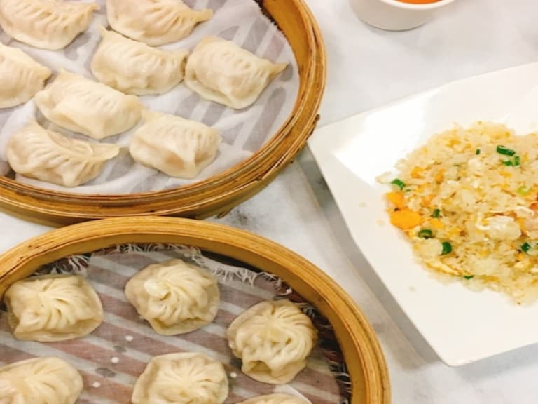想吃小籠包不用跑到鼎泰豐！嚴選台北中式餐館，爆漿小龍包、蒸餃、酸辣湯全都有！