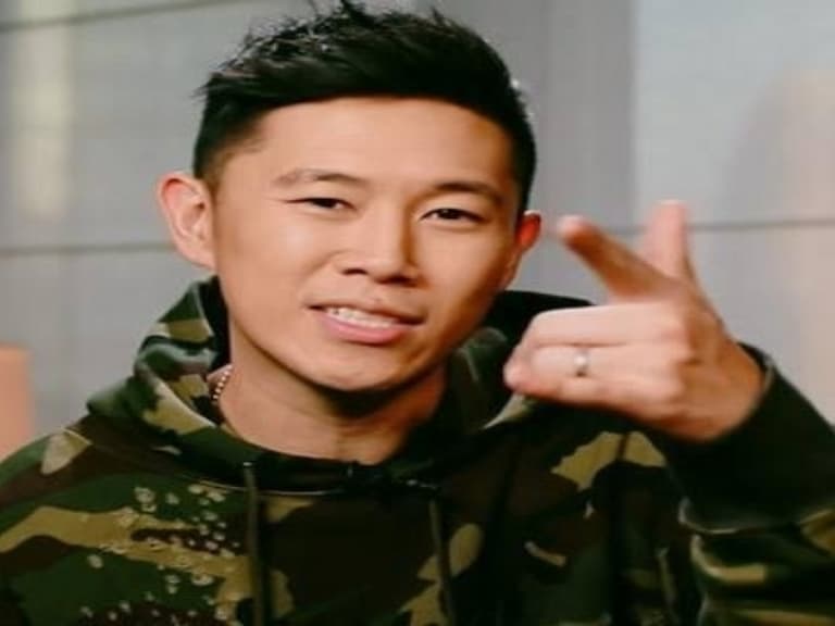 「把亞洲人當笨蛋!」《有嘻哈》歐陽靖 Freestyle 影片怒嗆川普:「真心希望他下次落選!」